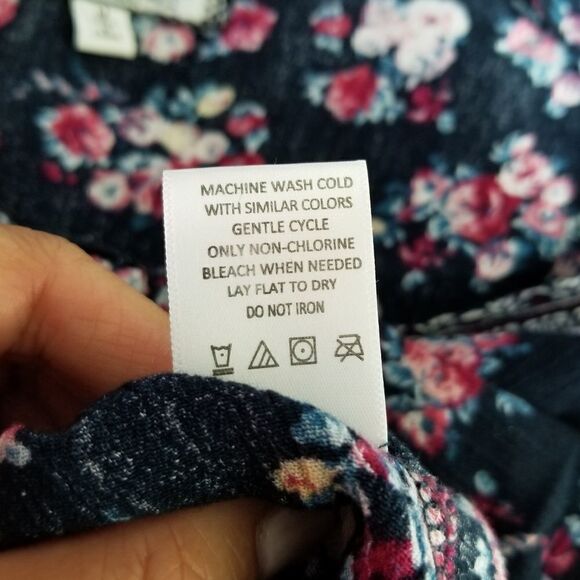 Crave Famous cross front tasseled floral boho top - Picture 6 of 7